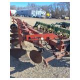 IH 720 5 bottom mounted plow
