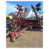 Case IH "4600" 28ft vibra shank field cultivator