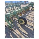 JD 825 RM 8 row cultivator w/ roll shields