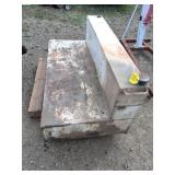 L shape pickup fuel tank