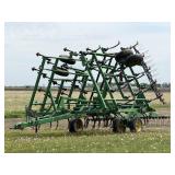 John Deere 980 Field cultivator