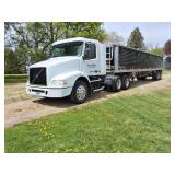 2007 Volvo Day Cab Semi Truck