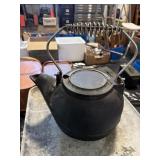 Cast-iron tea pot