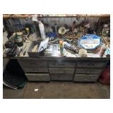 Bench top contents