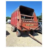 Gehl tandem axle  silage wagon