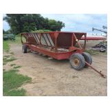 Pull type hay-silage feeder
