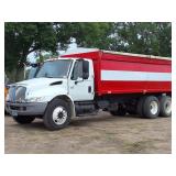2007 International farm truck tag axle  steel box
