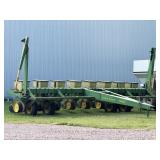 John Deere 7000 8 row 30in