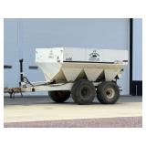 Willmar 800 Fertilizer spreader