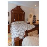 VICTORIAN ANTIQUE WOOD BED