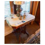 ANTIQUE VICTORIAN MARBLE TOP TABLE