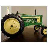 John Deere 620 Scale Model Tractor