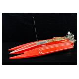 REMOTE CONTROL GAS POWERED SPEEDBOAT