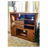 ENTERTAINMENT CENTER W/VHS
