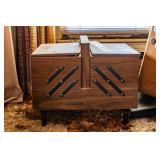 VTG FOLD OUT SEWING BASKET