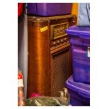 Vintage Stand up Radio