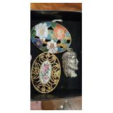 Vintage Jewelry Lot  Avon Pastel Lace Brooch, Clo