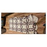 Double Wedding Ring Quilt With Flag Pattern