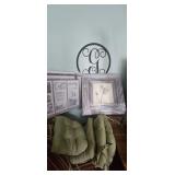 Wall Decor and Green Chair Cushions Lot