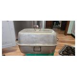 Vintage MIRRO Large Covered Aluminum Roaster
