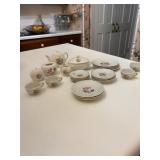 Porcelain Floral Childï¿½s Tea Set, 17 Pieces
