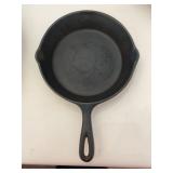 Cast Iron Skillet with Pour Spouts