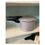 Aluminum Pressure Cooker With Steamer Insert