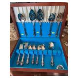 Heirloom by Oneida Silverware Set in Holder