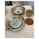 Serveware Lot: Bowl, Bun Warmer, Divided Dish