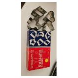 All Metal Cake and Sandwich Cutters Set