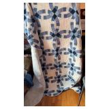 Machine stitched full/ queen quilt