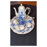 Blue rose mini tea set