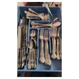 Flatware set with serving pcs Indonesia