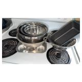 Mixing bowls/ strainer