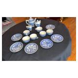 Blue Willow mini tea set