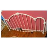 White iron bed 76ï¿½ wide