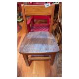 Childs chair 19ï¿½ tall