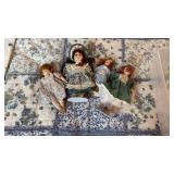 4 dolls