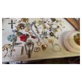 Jewelry box with contents