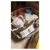 Box lot teapot