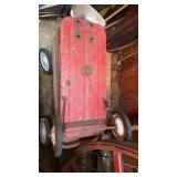 Radio flyer wagon missing wheels no handle