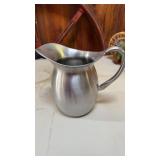 Pitcher/ military