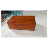 Marcus Furn Co  Frankfort Lane Cedar mini box
