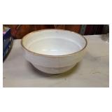8 Qt bowl/ crack