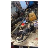 Vise misc contents on tip of table