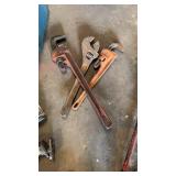 Pipe wrenches