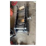 Claw for a bucket draw bar with ball