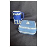 Wedgewood powder box/ creamer