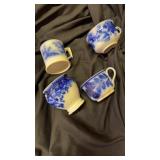 4 flow blue cups