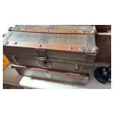 Trunk with key 18x10x11